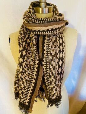 Wilfred mocha tan wool scarf.